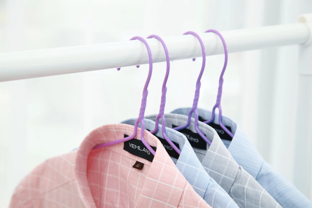 2025款瑕疵品成人浸塑衣架杂款长短大小随机发货衣架晾衣架