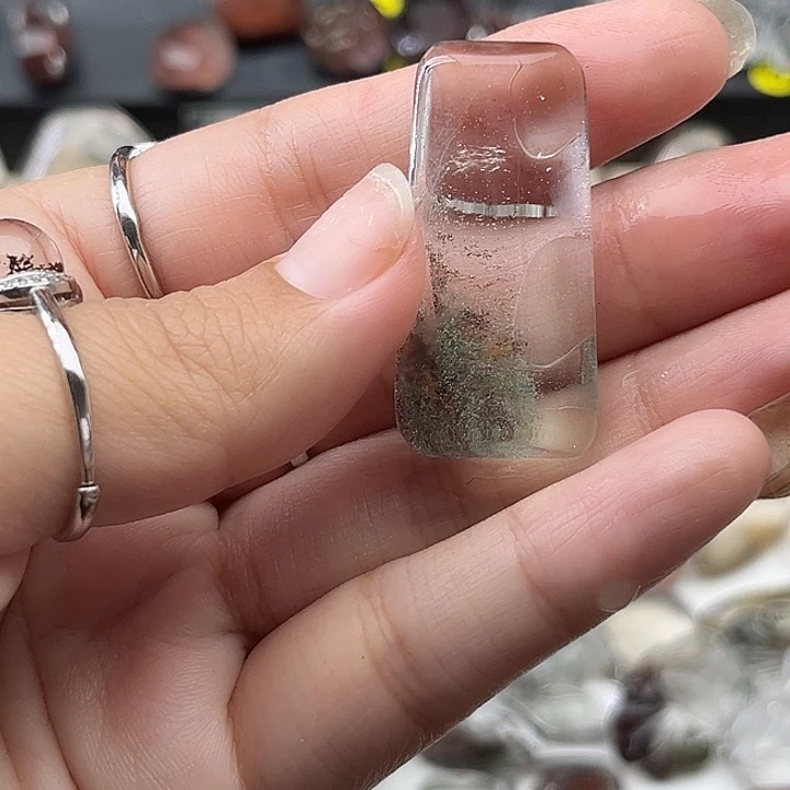 未镶嵌吊坠(赠链)水晶