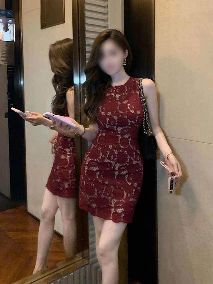 Z19276新款法式复古红蕾丝拼接吊带连衣裙女夏修身显瘦圆领包臀裙
