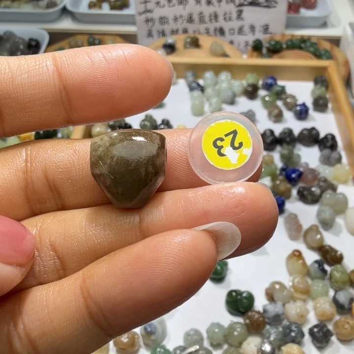和田玉未镶嵌珠宝奇石