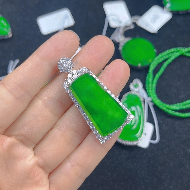翡翠吊坠(不含链)未镶嵌