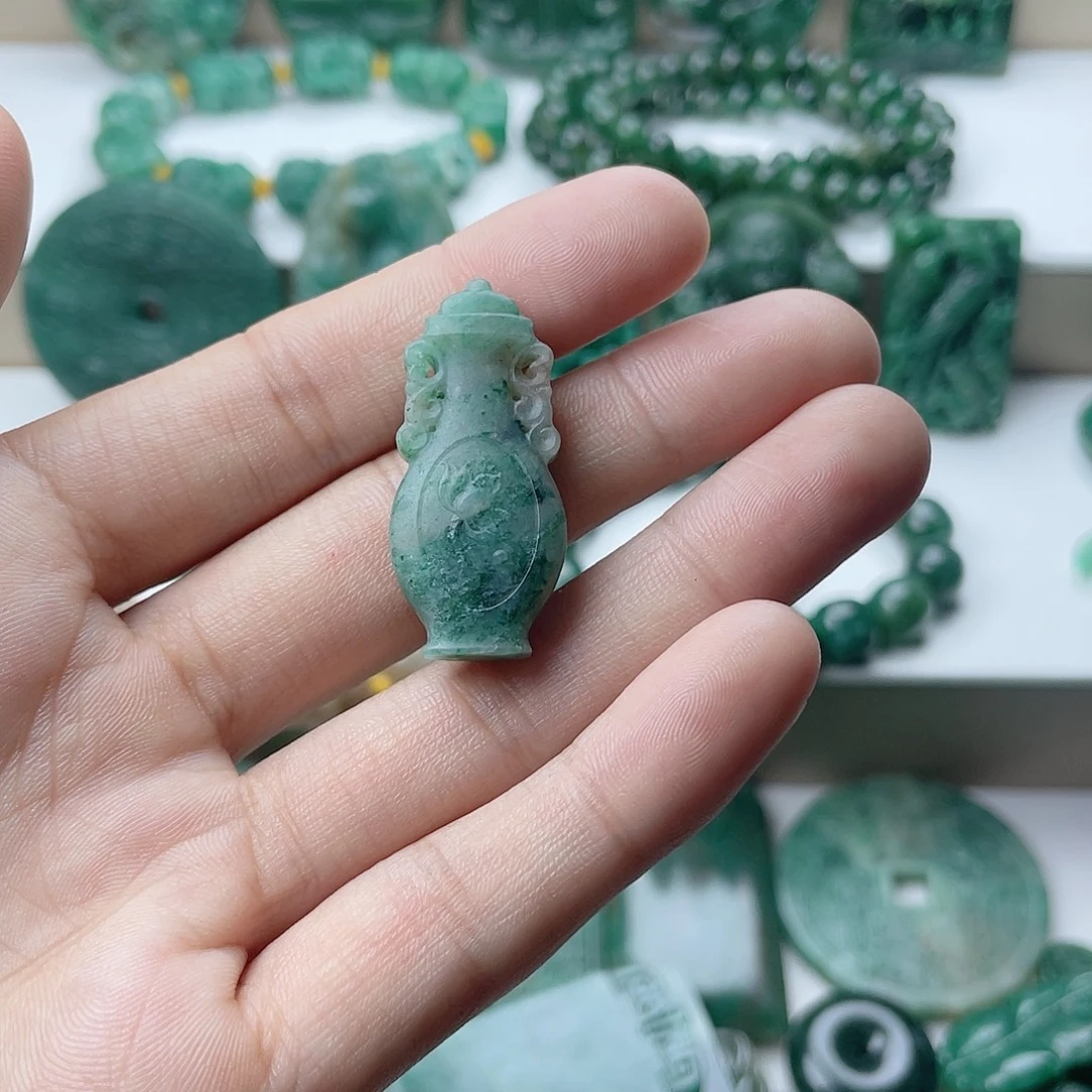 海***宝独山玉未镶嵌挂件