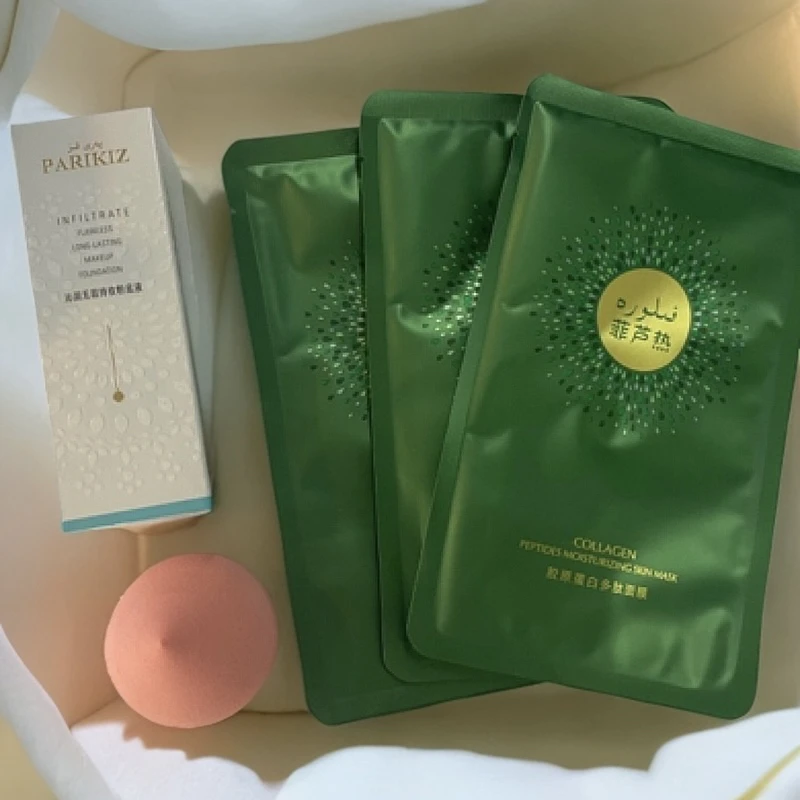 粉扑+补水面膜+粉底液三件组合