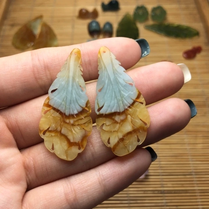 蛇纹石玉耳饰未镶嵌汐*血