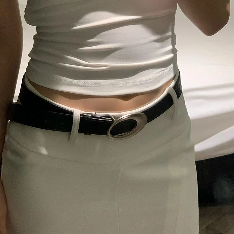 美式复古y2k腰带女2025新款正红色鳄鱼纹路皮革皮带简约高级配饰