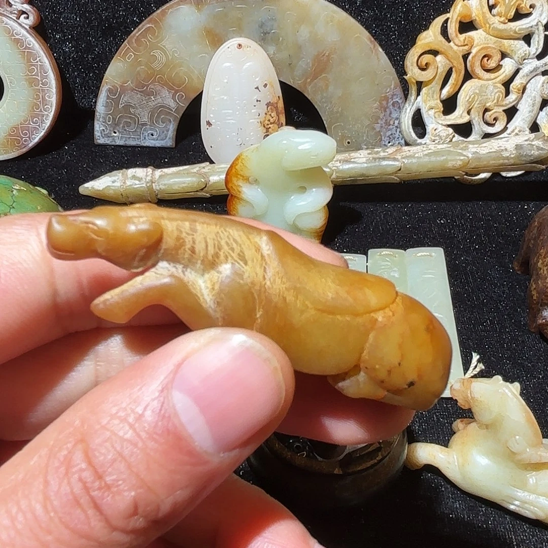 枫***鱼和田玉（糖玉）未镶嵌颈饰