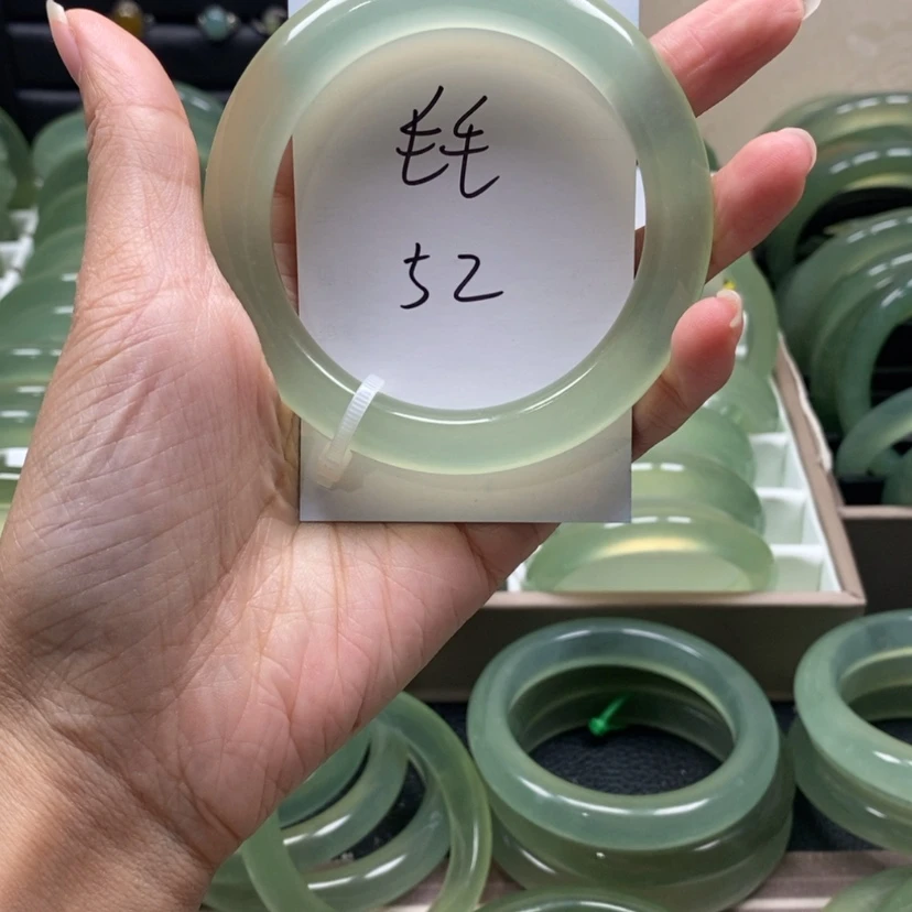 【闪购商品】蛇纹石玉手镯未镶嵌