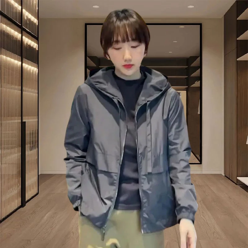 韩系早春穿搭外套2025新款女士夹克上衣小个子休闲运动连帽冲锋衣