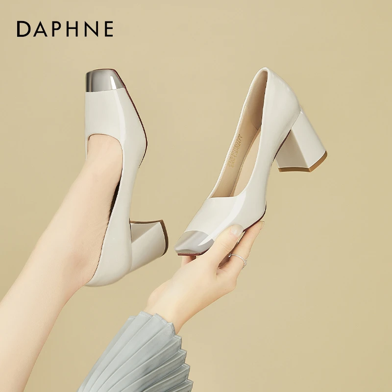 达芙妮方头高跟鞋2025新款气质百搭漆皮粗跟不累脚女士职业工作鞋