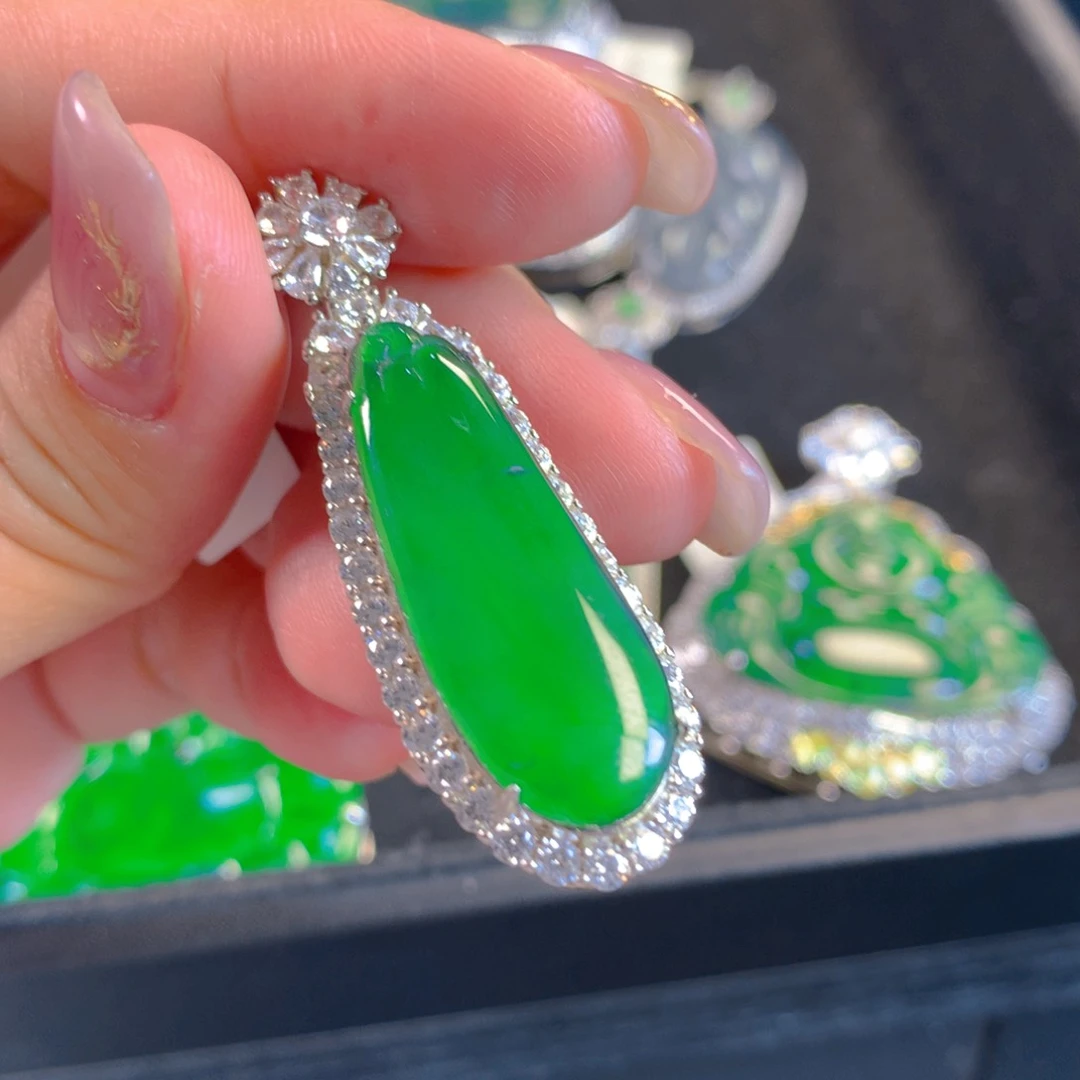 翡翠颈饰银S925镶嵌翡翠