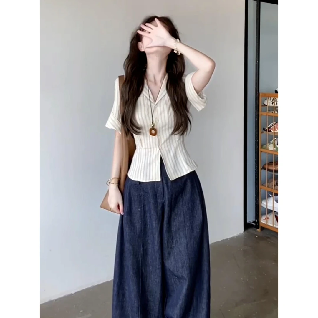 2025新款高级感v领条纹短袖衬衫女夏季气质短款衬衣法式掐腰上衣