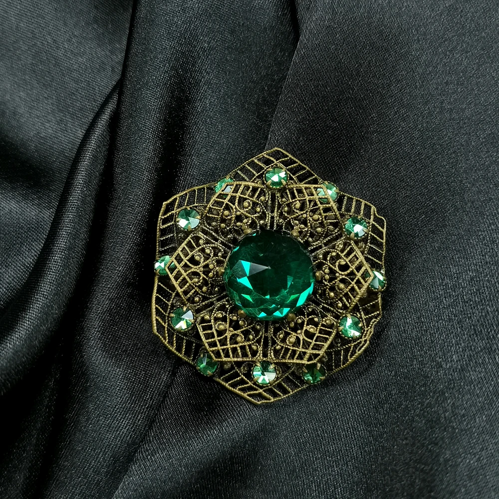 30年代捷克重工蕾丝星芒绿冰糖胸针[2502111-066]