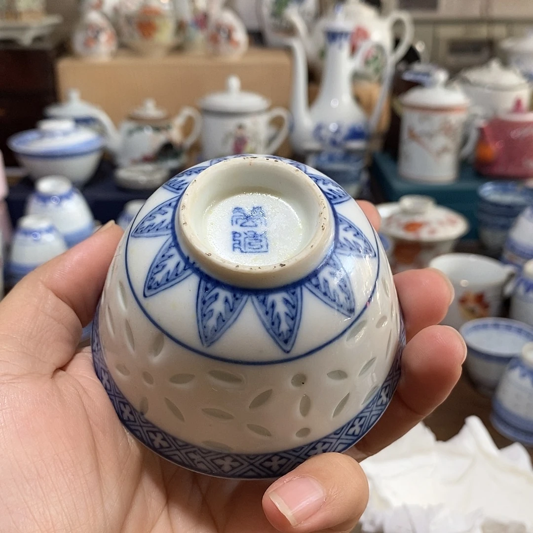 摆件岛国盈透玲珑杯子一直。
