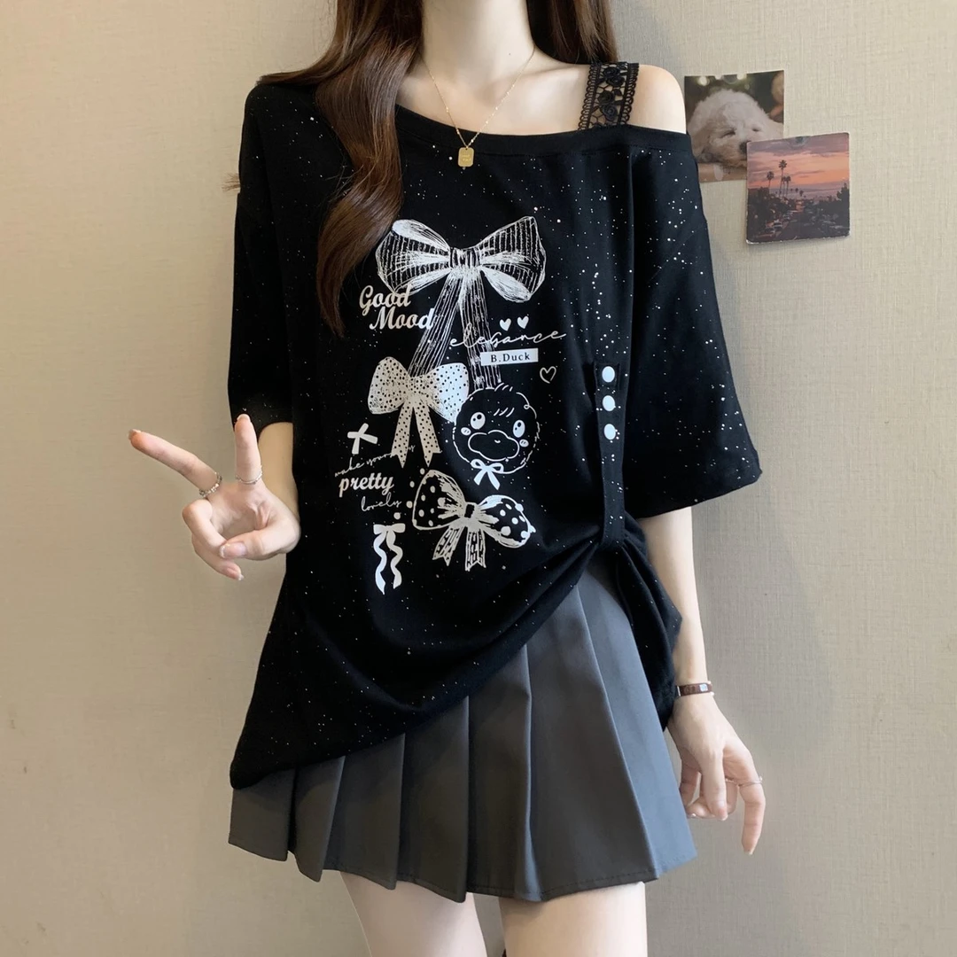 大码美式印花蕾丝露肩短袖恤女夏季胖宽松显瘦遮肚子别致上衣