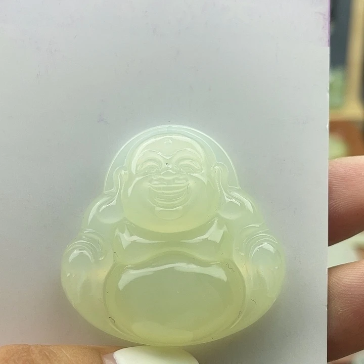 岫玉未镶嵌颈饰佛公