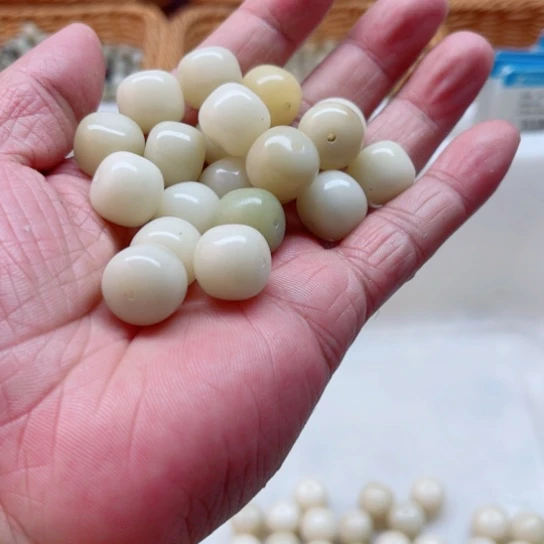 白玉菩提吊坠14奶白桶珠21颗