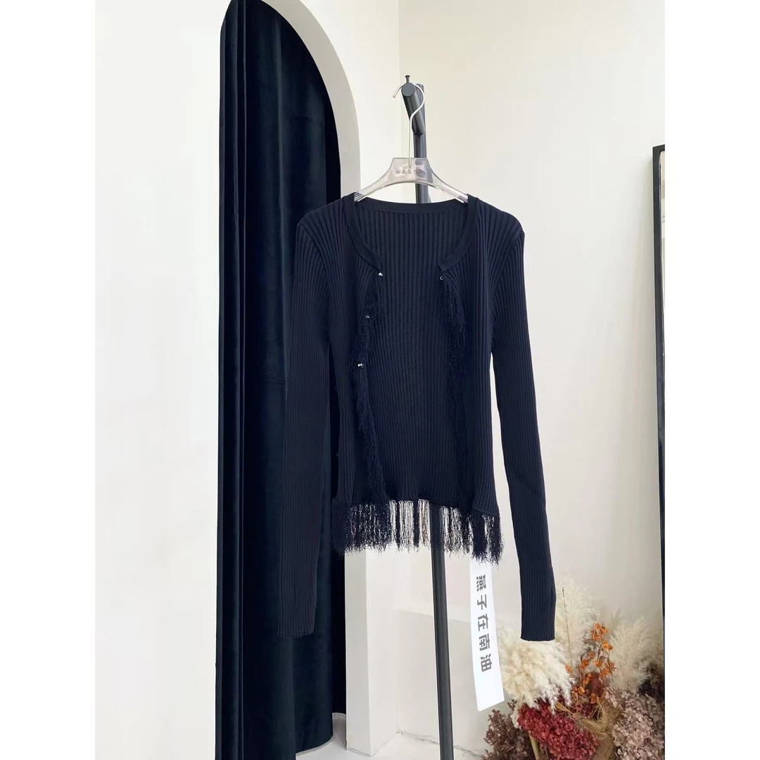 【M。C米尺】衣长52CM竖坑条流苏针织收腰上衣4274