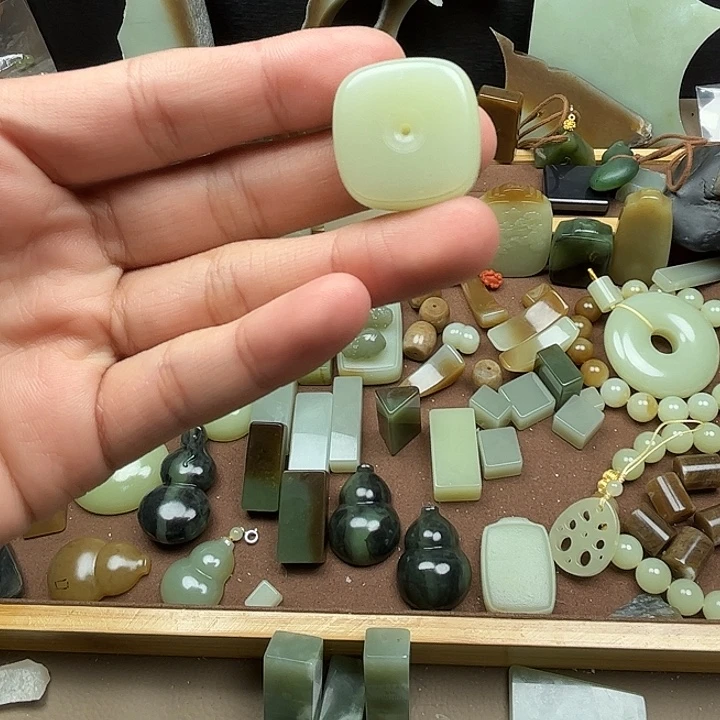 和田玉未镶嵌挂件