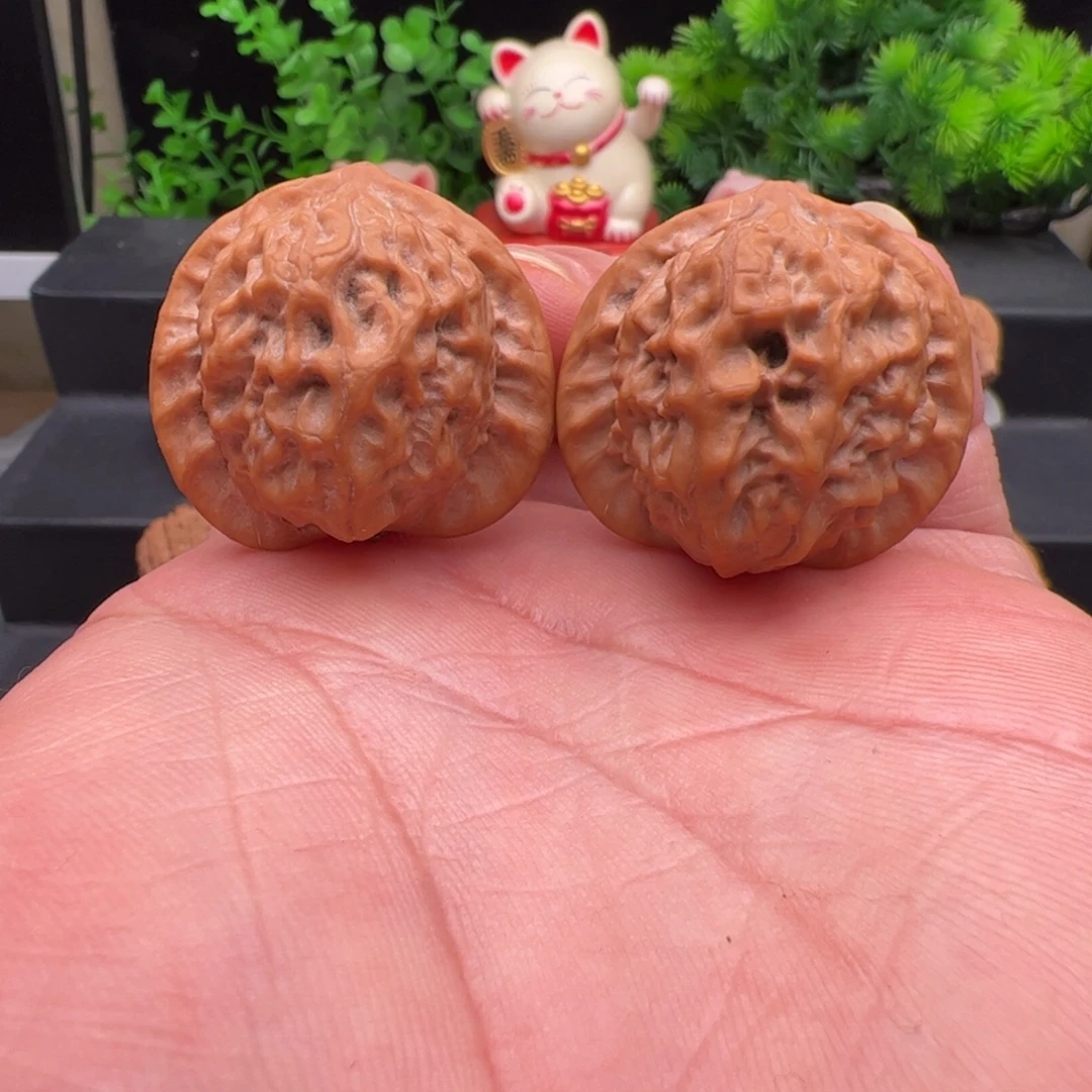 把件文玩核桃正版兴隆瓷娃娃，尺寸34