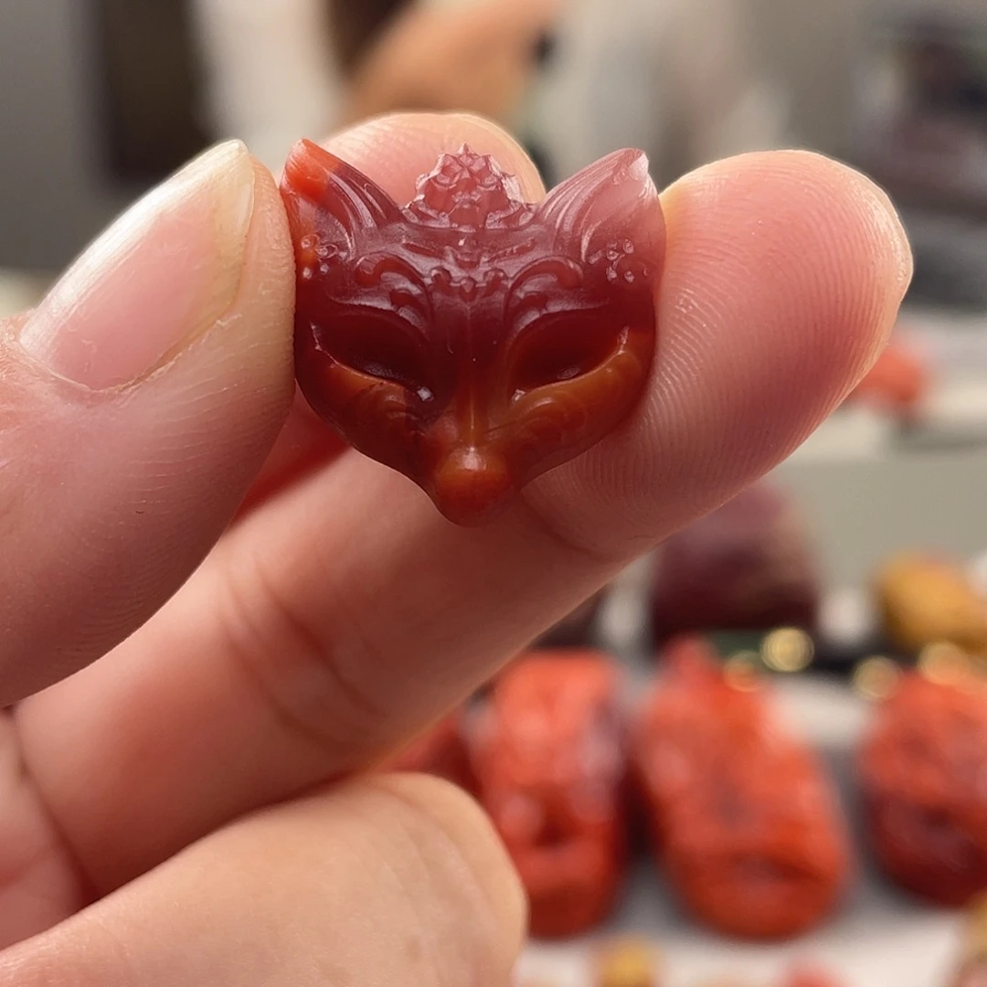 颈饰未镶嵌南红玛瑙
