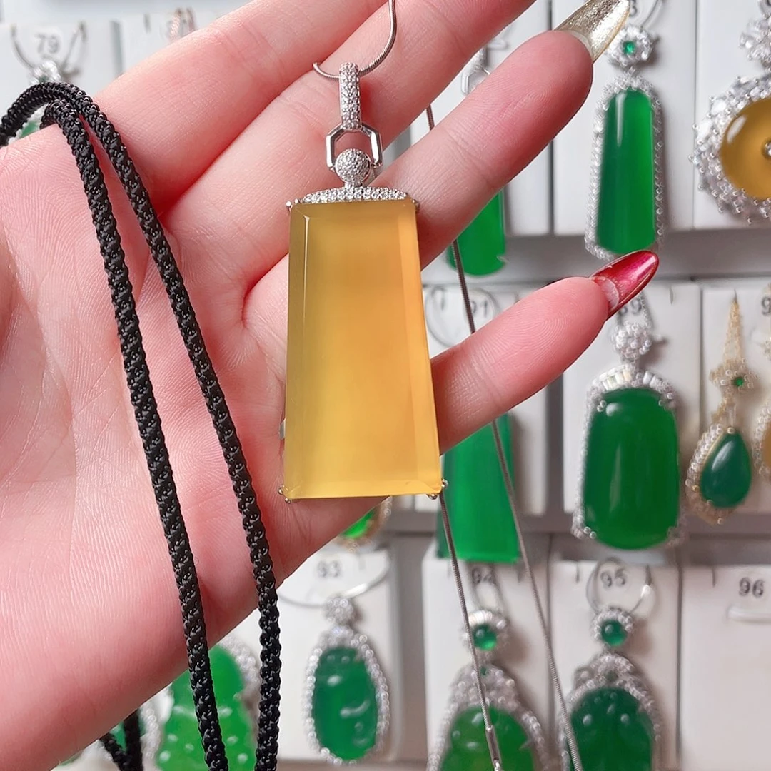 玛瑙/玉髓吊坠(赠链)未镶嵌