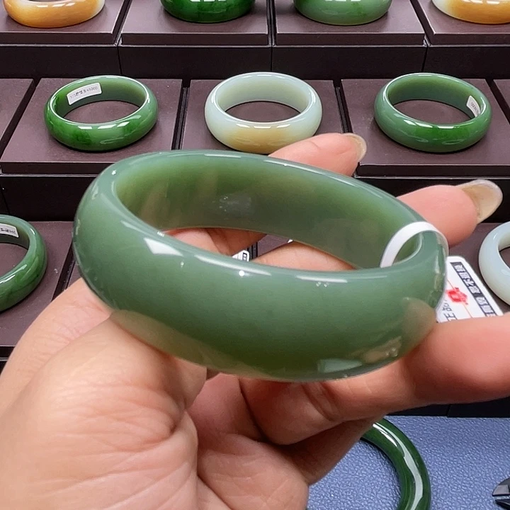 和田玉（碧玉）未镶嵌手镯