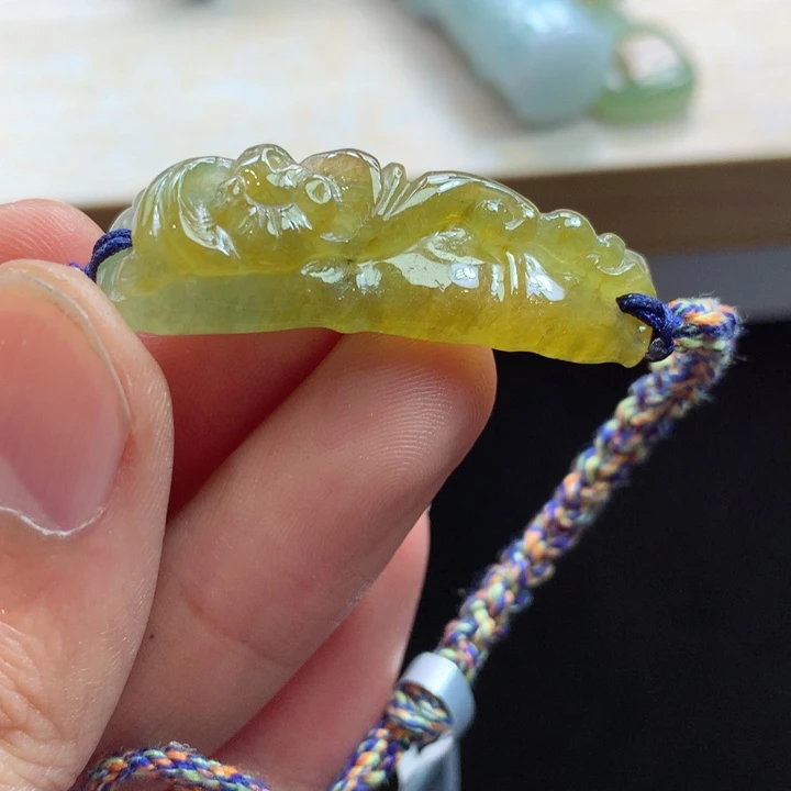 翡翠未镶嵌颈饰吊坠