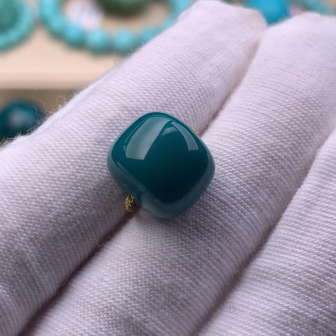 绿松石未镶嵌珠宝奇石12