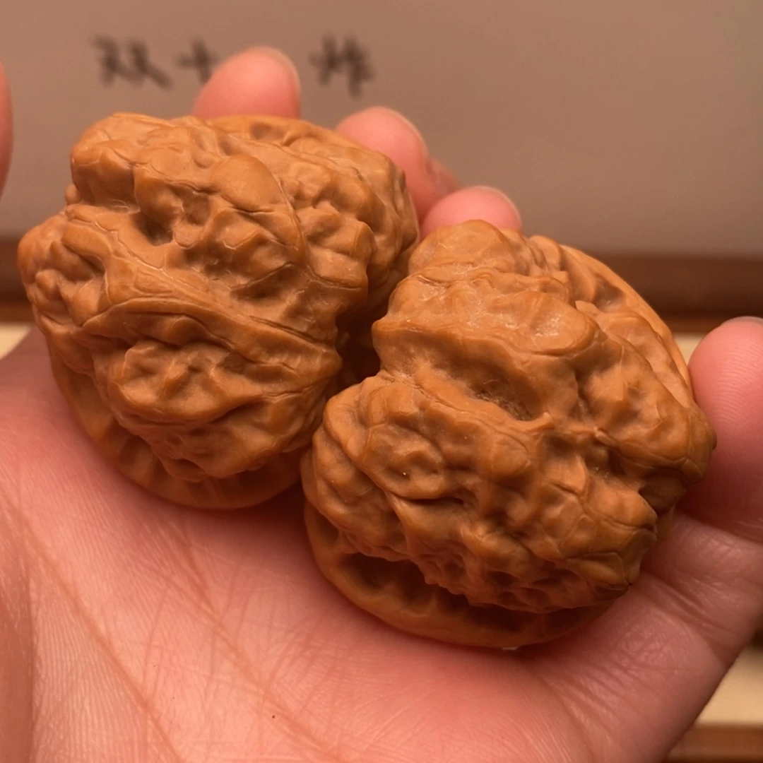 【闪购商品】把件文玩核桃边40左右