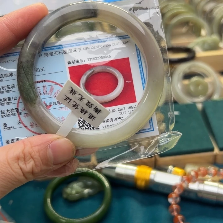 和田玉手镯未镶嵌58.7圈围70195