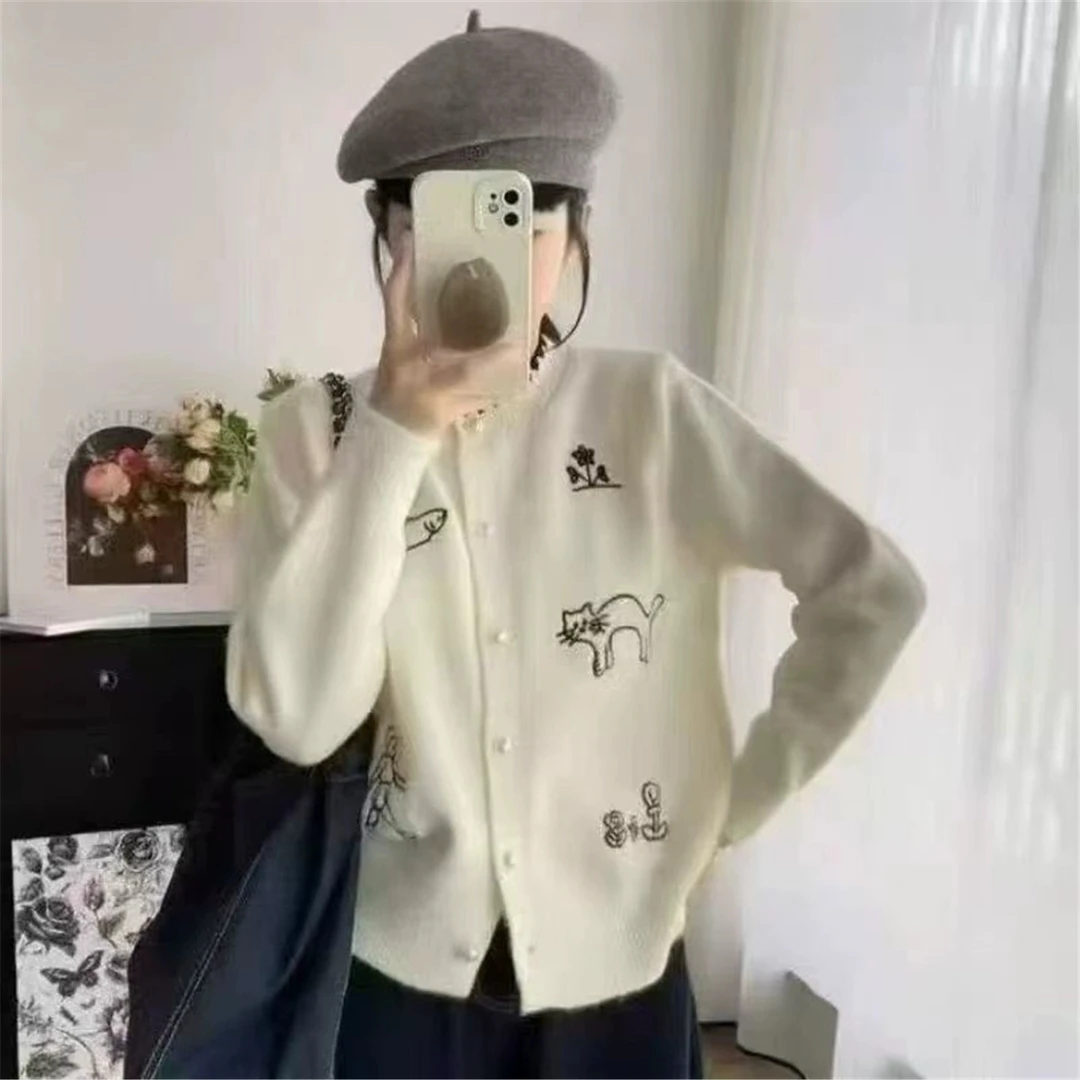 秋季女士刺绣白色针织毛衣开衫外套2025新款女上衣韩系早秋穿搭