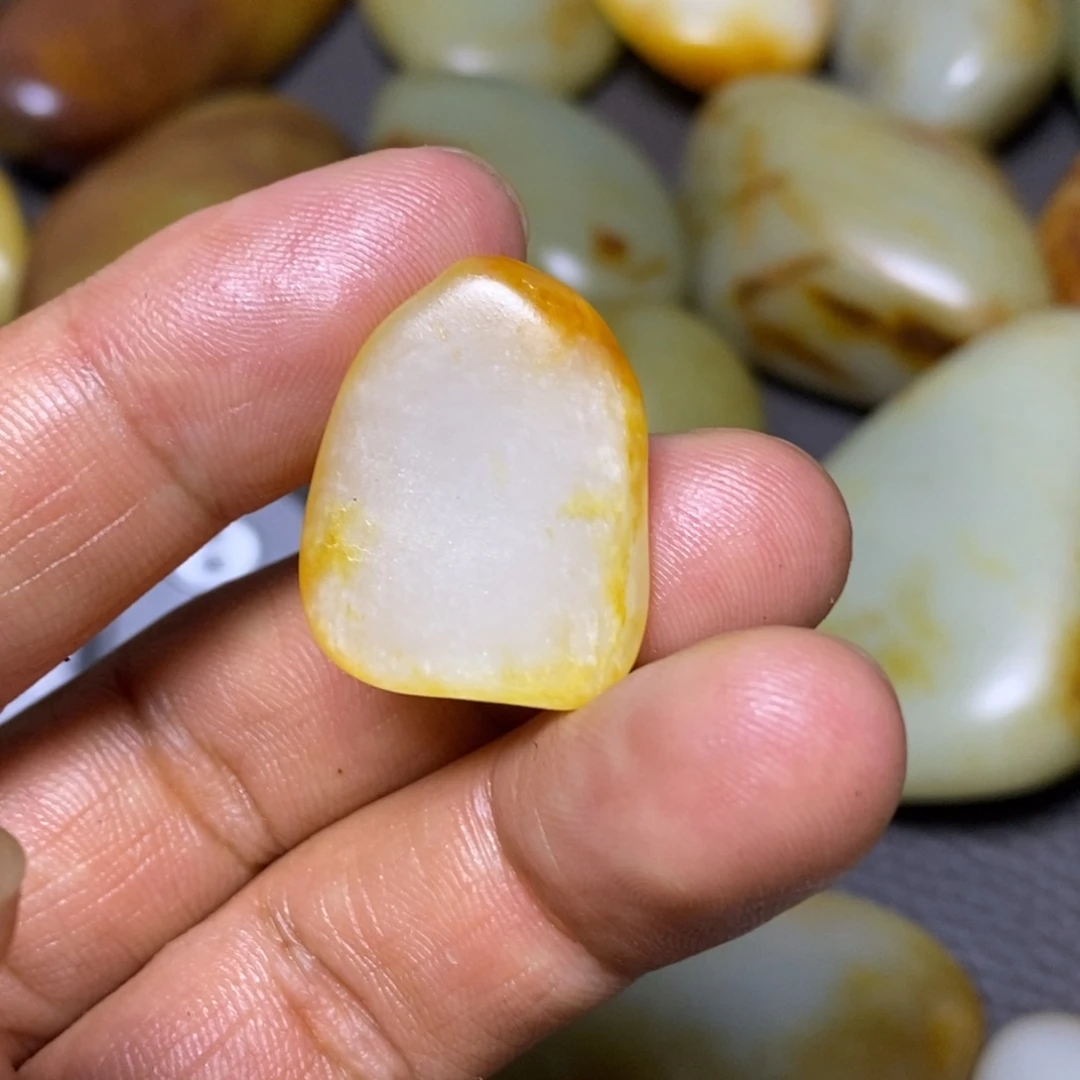 未镶嵌和田玉（糖玉）挂件