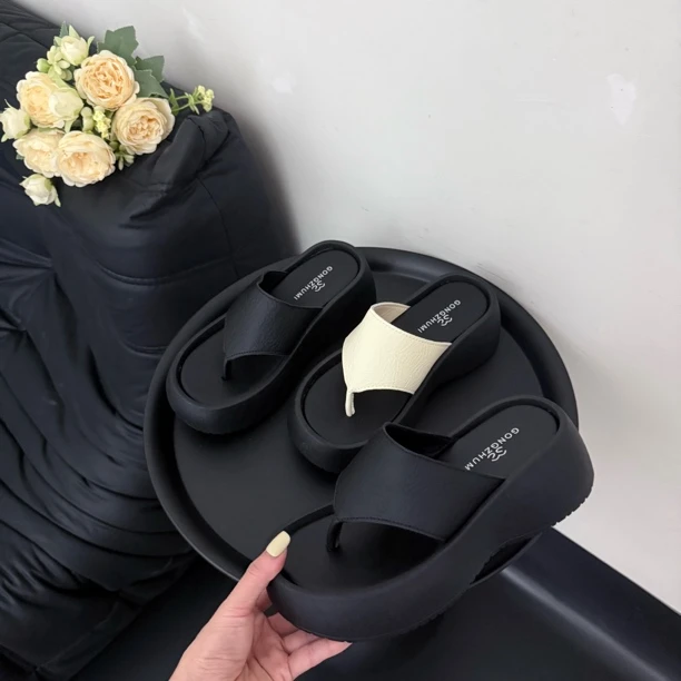 5cm极简风人字拖2025夏季新款简约高级感休闲百搭夹趾凉拖鞋