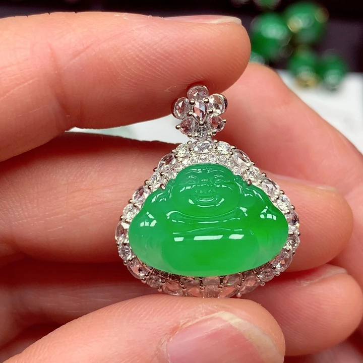 翡翠18K金镶嵌颈饰