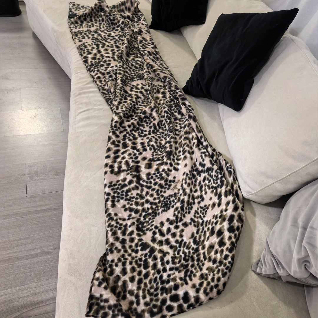 yuuhee新款奶咖色豹纹时尚流行舒适披肩围巾秋冬季女围巾