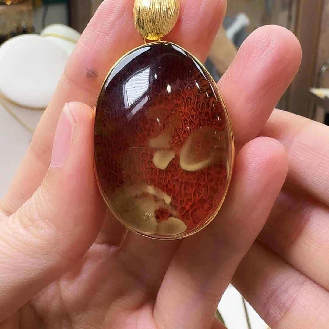 琥珀未镶嵌颈饰吊坠