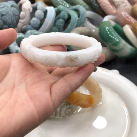 未镶嵌石英质玉珠宝奇石23