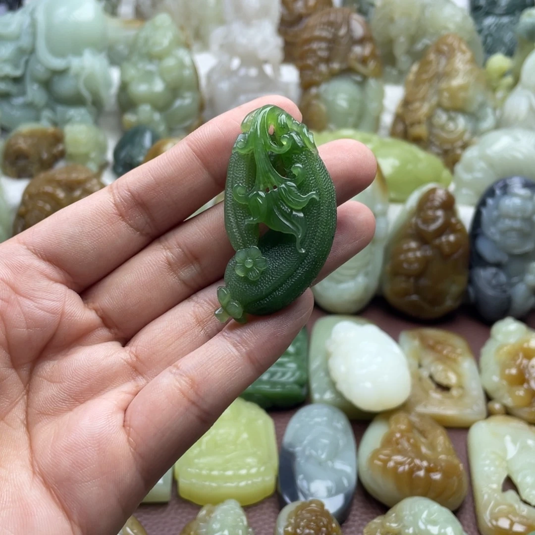 颈饰未镶嵌和田玉