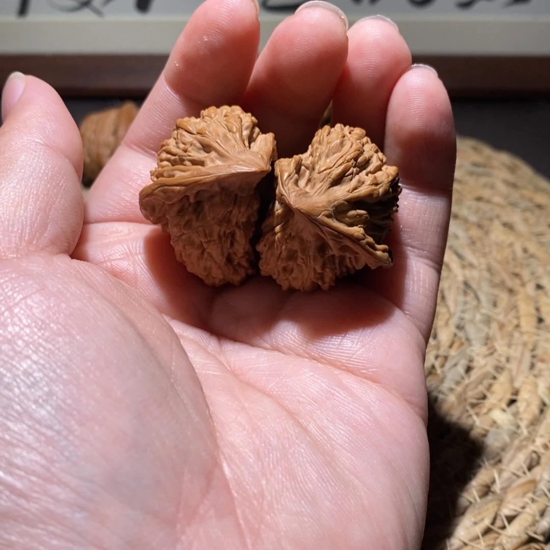 想***吊坠桃核蚂蚁王半壁