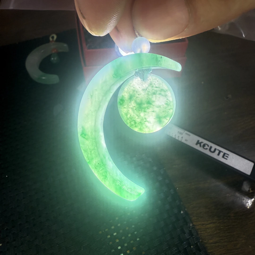 花好月圆天然非洲翠男女款冰飘花挂件毛衣链独龙玉特色吊坠月亮玉