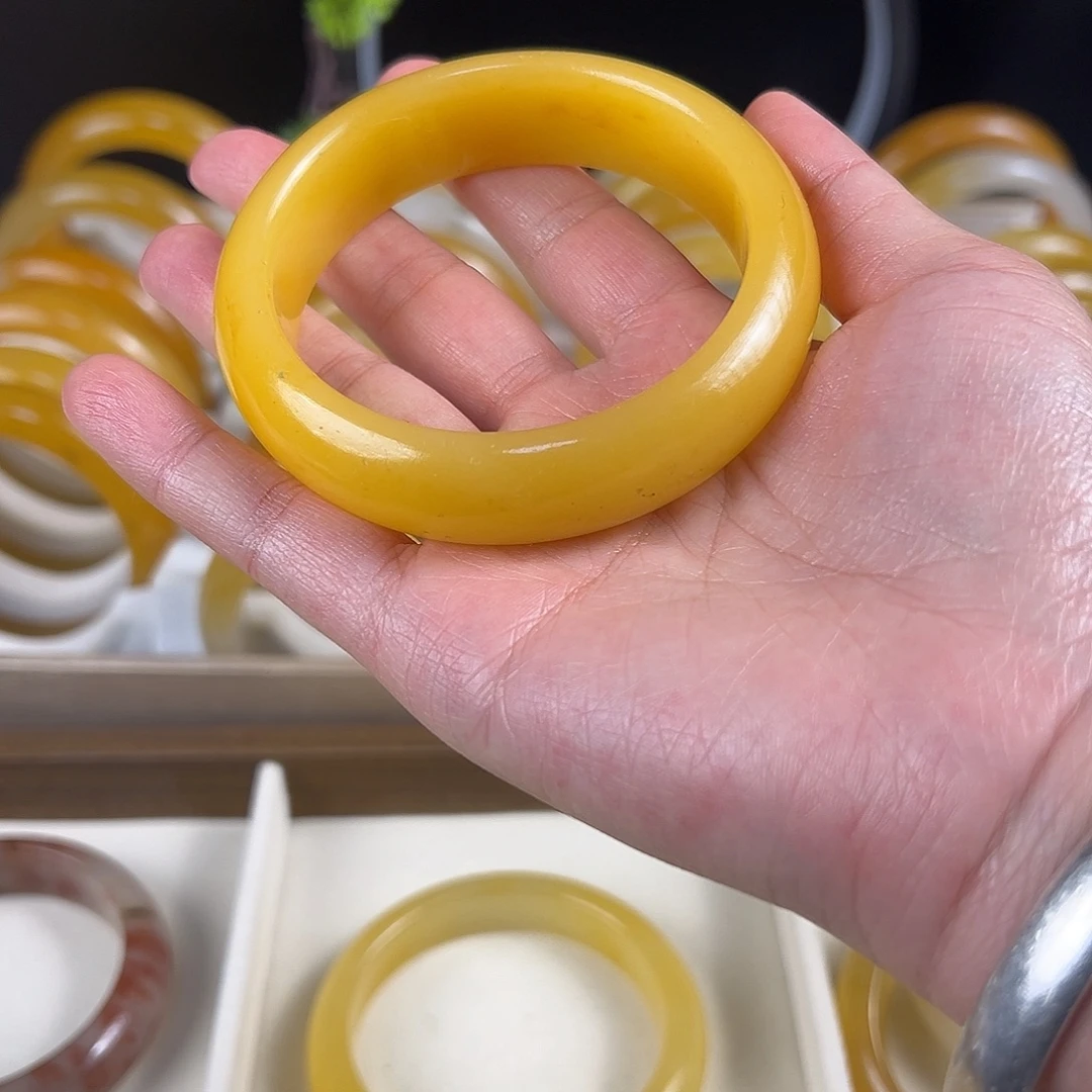 向***阳非金属明黄 58手镯