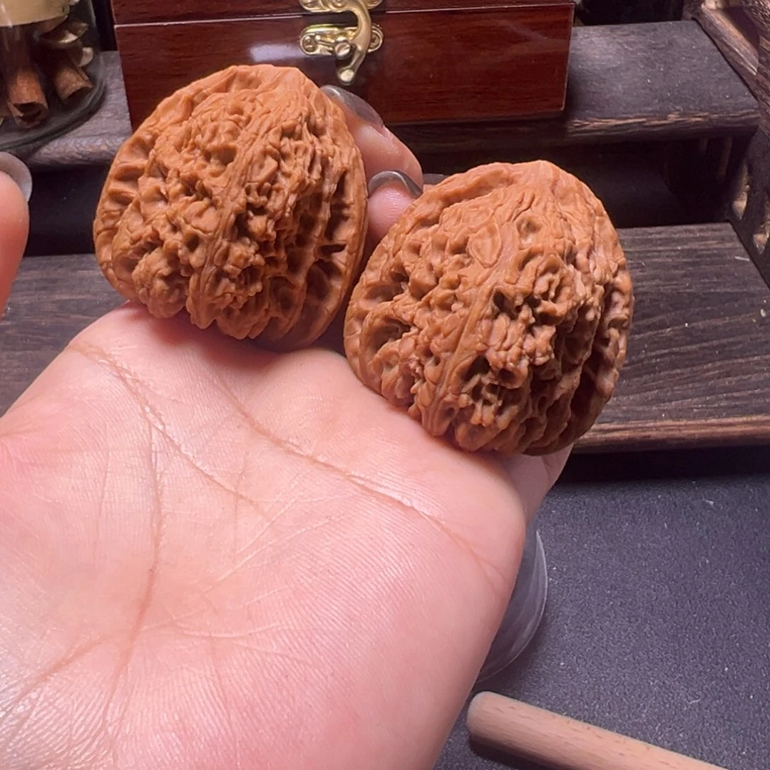 文玩核桃把件6****丝南疆石40全品