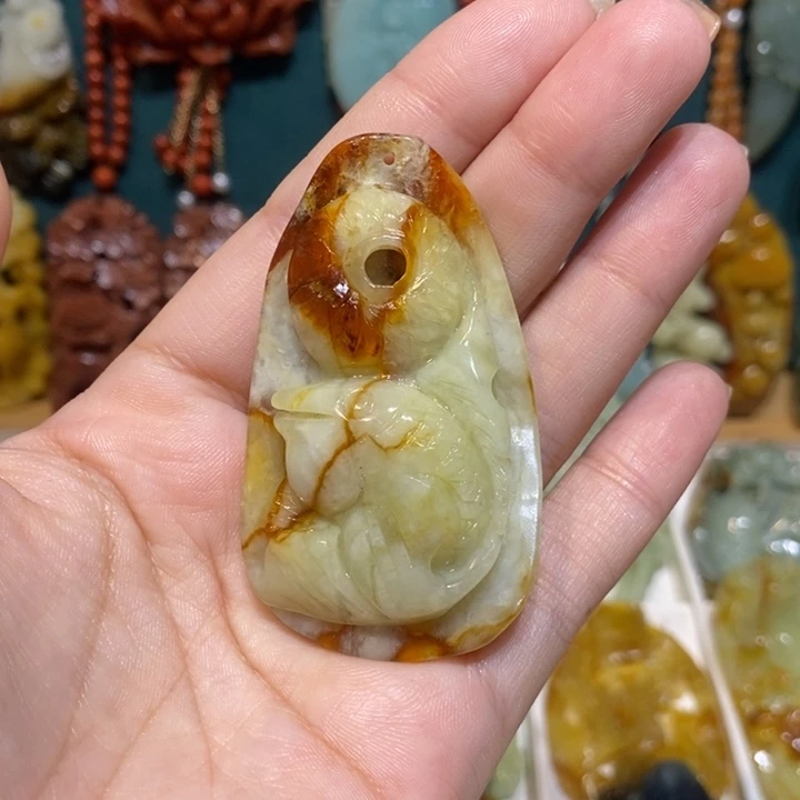 蛇纹石玉未镶嵌颈饰