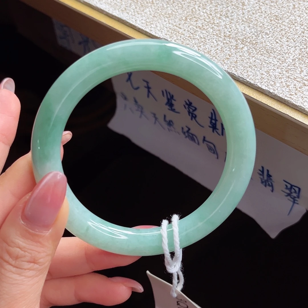 翡翠未镶嵌手镯手镯
