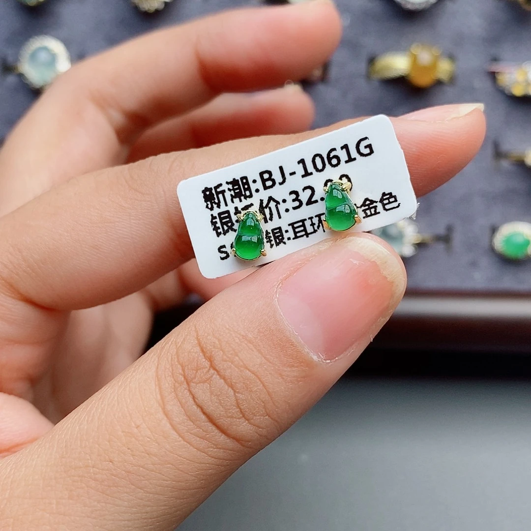 冬***.银S925镶嵌戒指翡翠111111