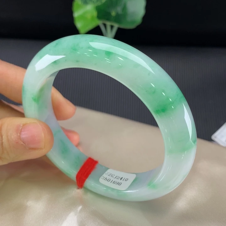 翡翠未镶嵌手镯正圈56-57