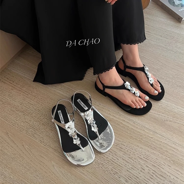 法式小众夹趾亮片粗跟凉鞋2025夏季新款时尚配裙子温柔沙滩罗马鞋