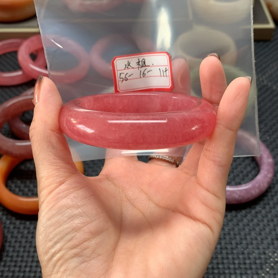 水***姐石英岩玉未镶嵌手镯