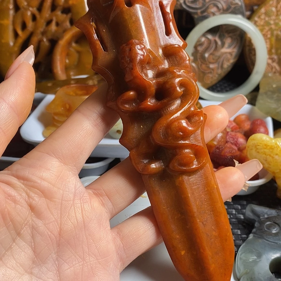 岫岩老玉（透闪石质玉）未镶嵌珠宝奇石