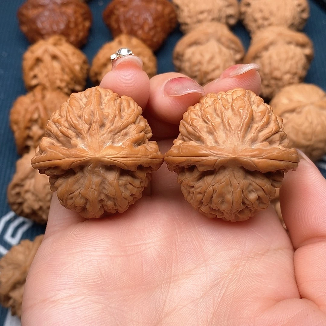 文玩核桃吊坠莲花36.5